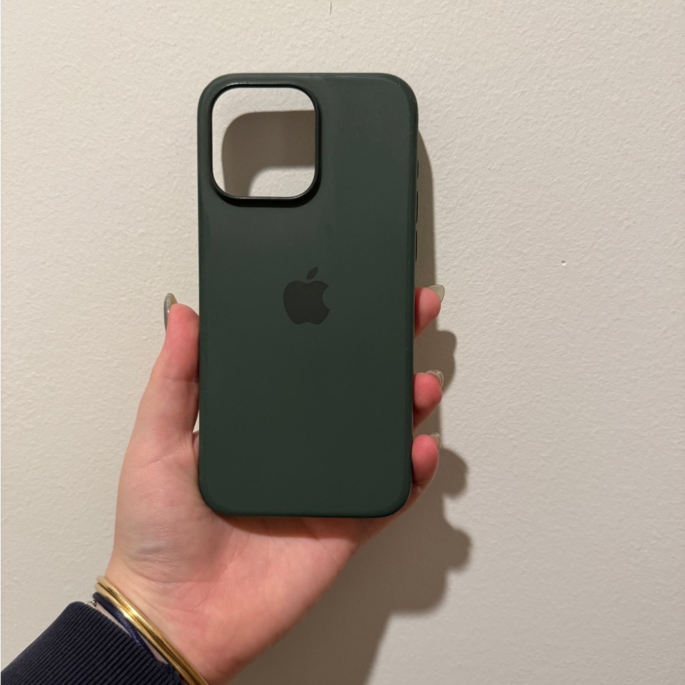 Applie iPhone 15 Pro Max Silicone Case - Cypress